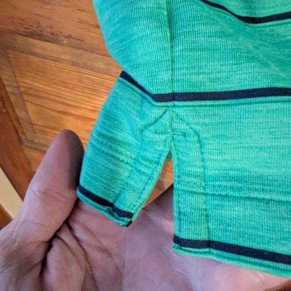 Under Armour Green and Black Polo Shirt with Knit Fabric - Picture 8 of 9